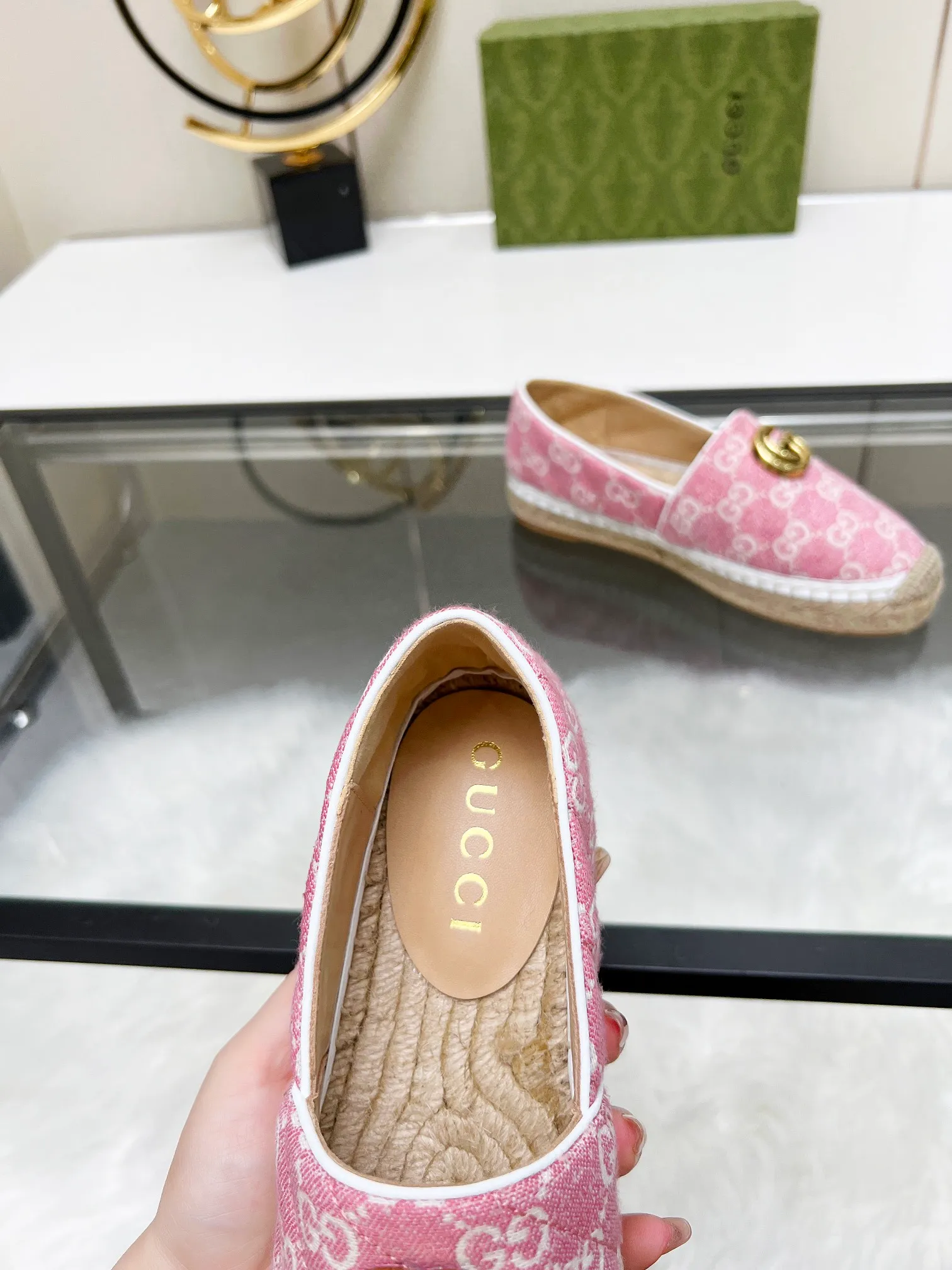 👟👟Ex-factory price 380👟👟 🌈🌈2024 new color early spring Gucci 🗽🗽Gucci classic logo logo canvas fisherman shoes, espadrille shoes are made of double G imported fabric. The color of the brand's double G letter cross-woven pattern will be reinterpreted every season, and the charm of the collection elements will be interpreted through more fresh and eye-catching materials and designs. •Pink, dozens of colors, choose as you like, choose as you like •Women’s style •Number of sizes 35-42